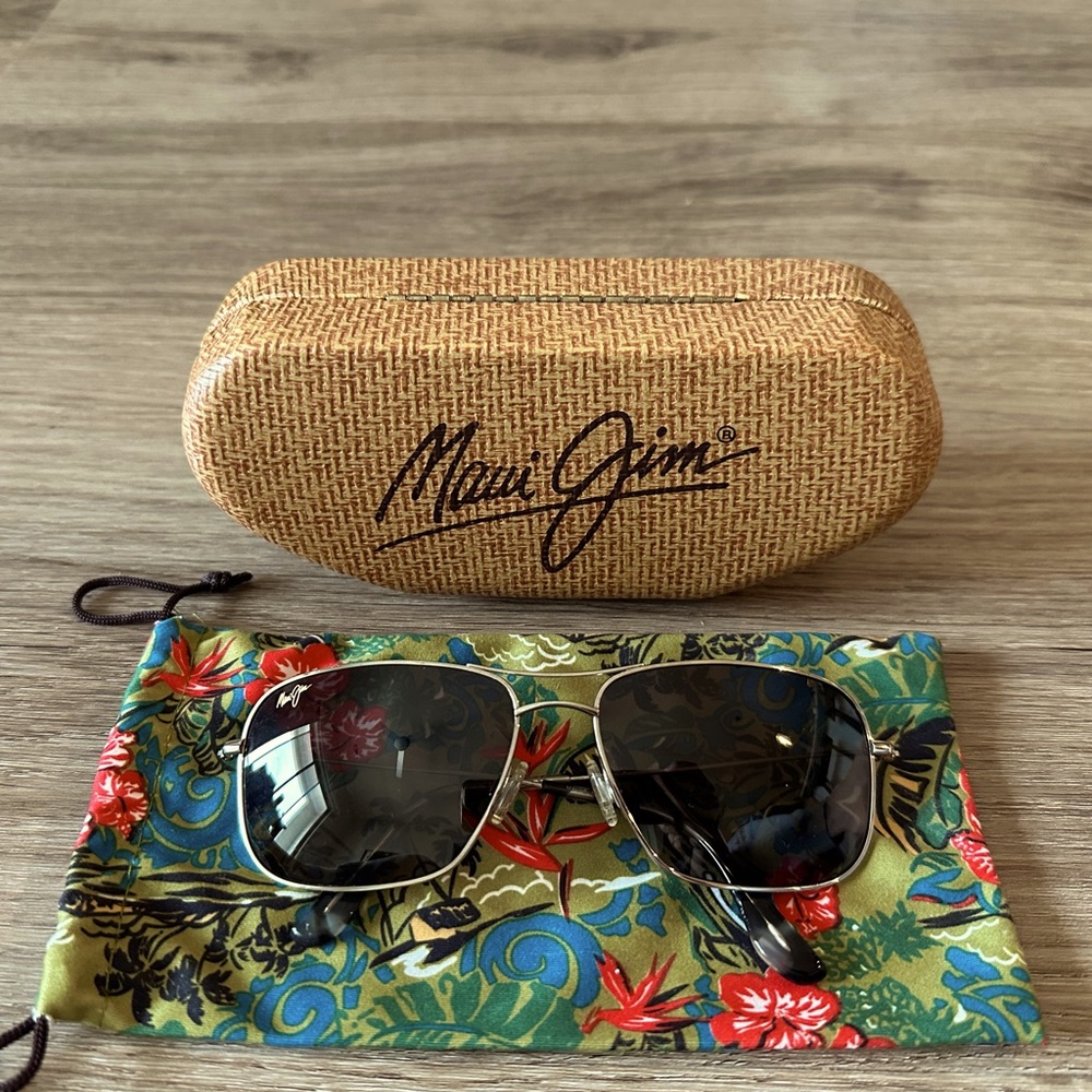 Maui Jim Wiki Wiki - Silver. Like new. Only worn a few times. No scratches.